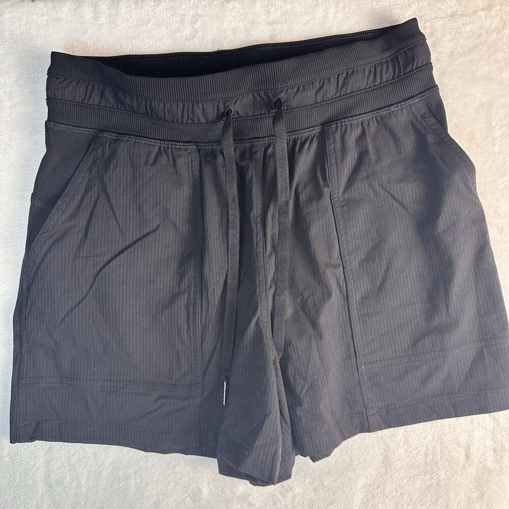 Lululemon Dance Studio High-Rise Shorts Black Pull-On Size 4 Lightweight BTC BTS
